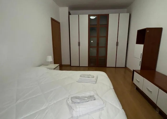 Navigli Classic - Near Darsena Mediolan